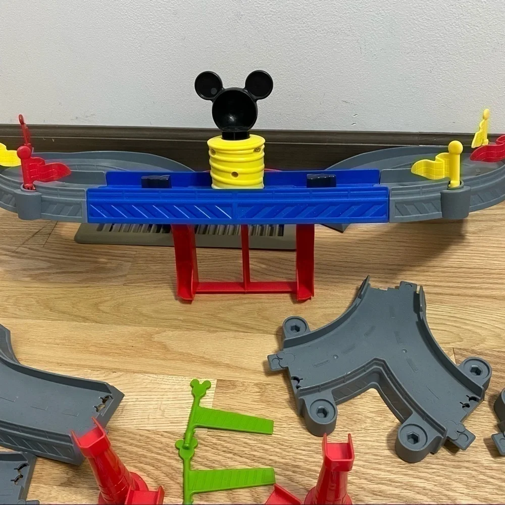 Mickey Ears Raceway W/ 3 Diecast Cars Goofy Mickey Mouse Donald Duck Play Set